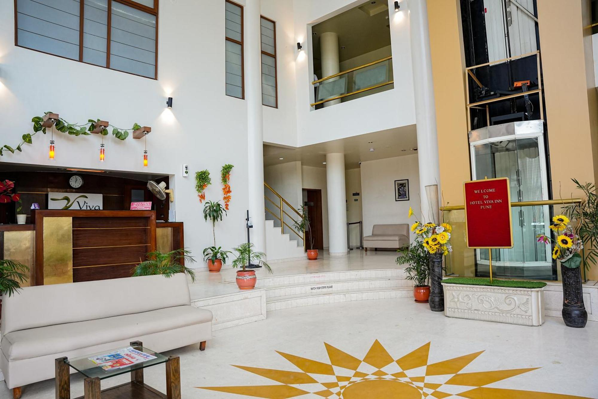 Hotel Viva Inn Yerandwane Экстерьер фото